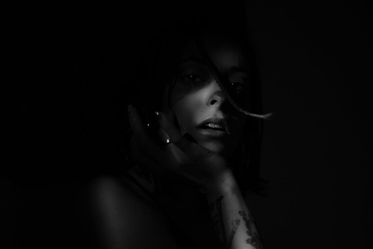 Covert Narcissist Traits: 15 Silent Red Flags You’re Missing