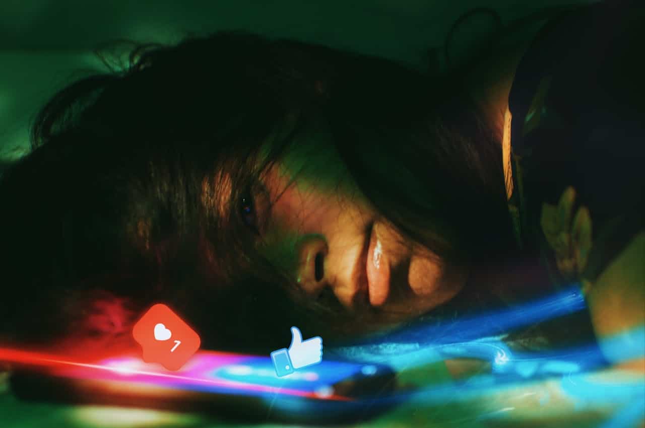 Compulsive Validation Seeking: Signs and How to Stop