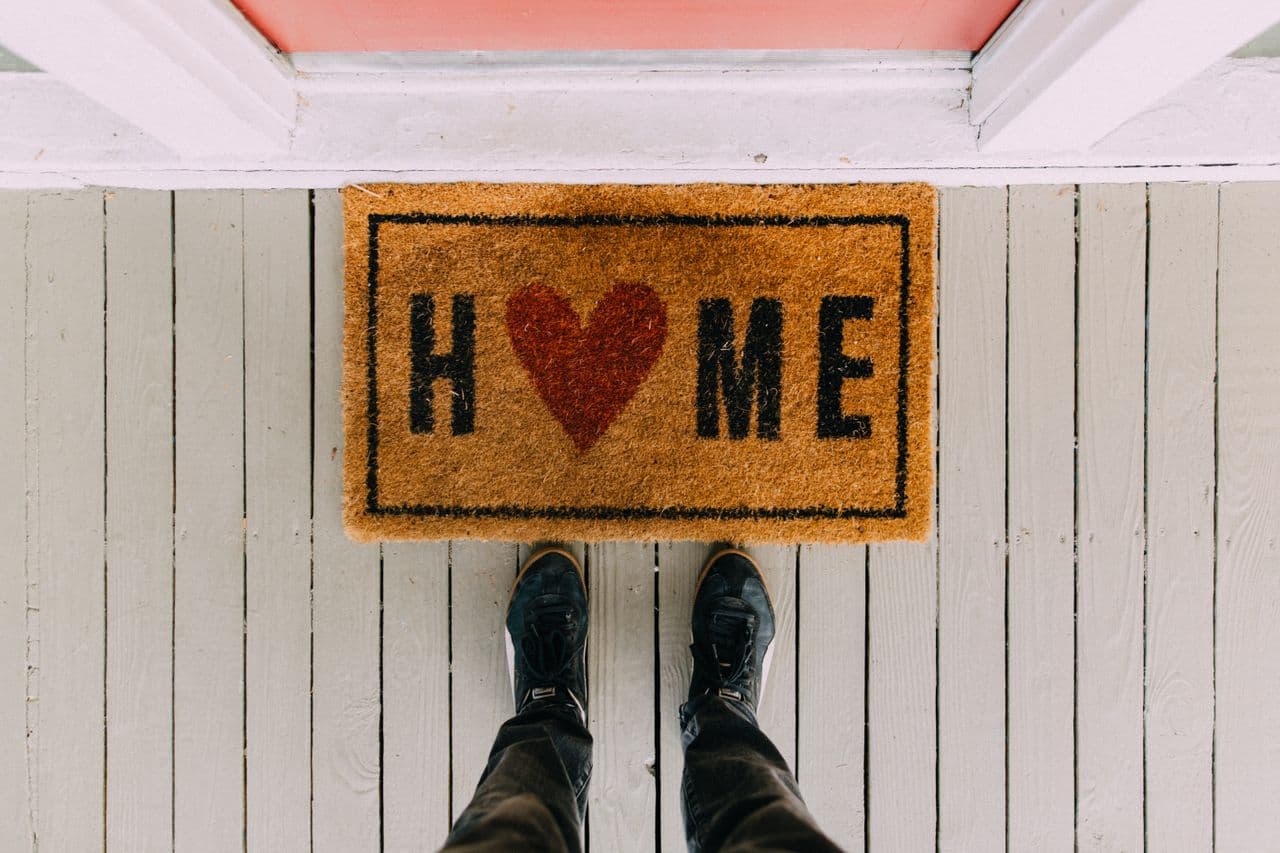 Why Digital Nomads Quietly Move Back Home for Good