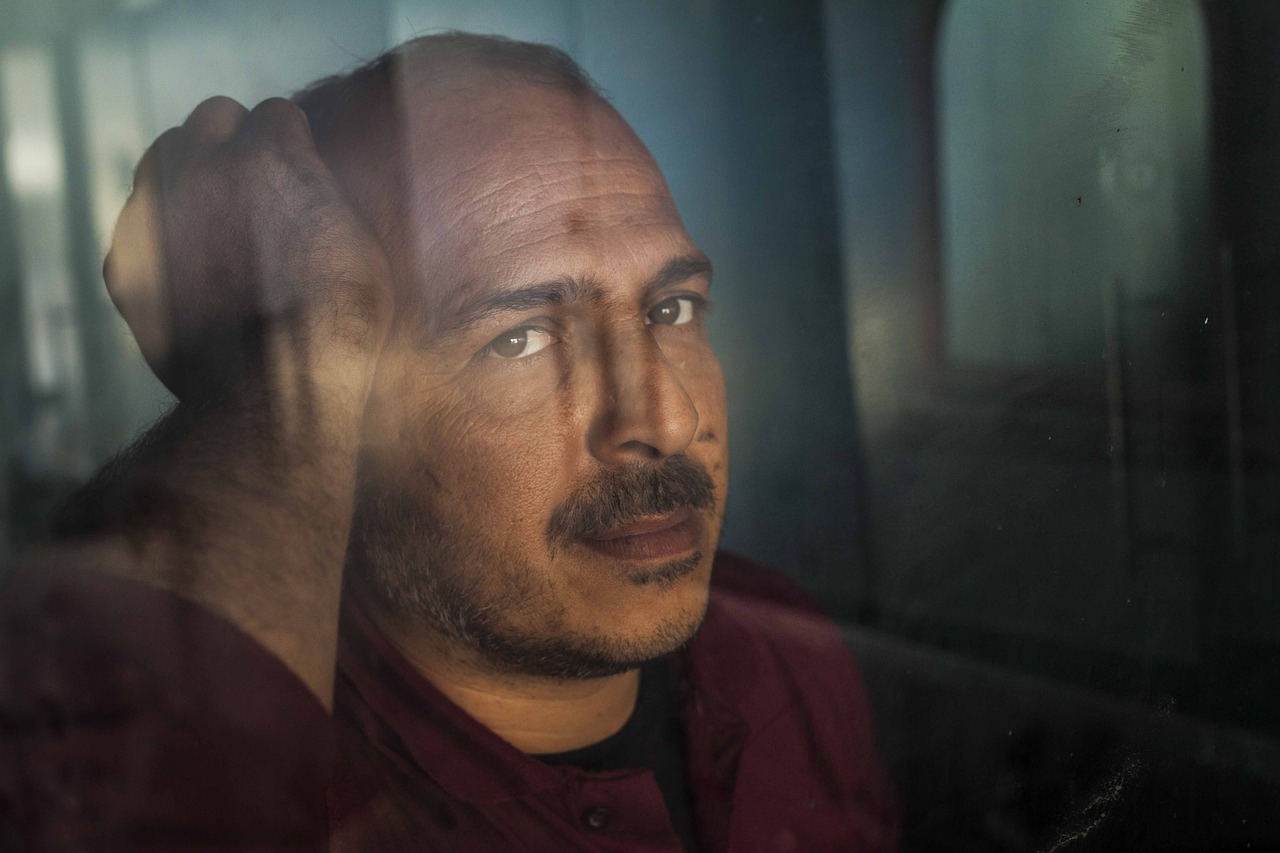 Mientras más simple es mi vida, menos ansiedad cargo en el alma, image size:1280x853