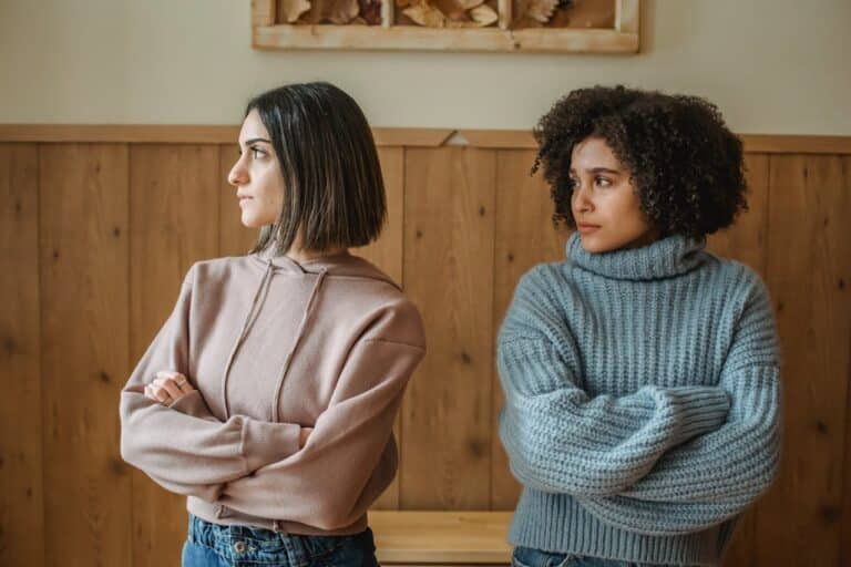 Understanding Anxious Attachment in Friendships [Guide]