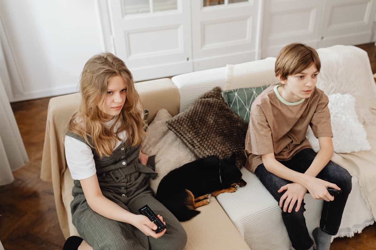 Sibling Rivalry’s Silent Impact on Your Adult Relationships
